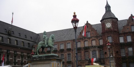 Jan Wellem vor dem Rathaus Düsseldorf