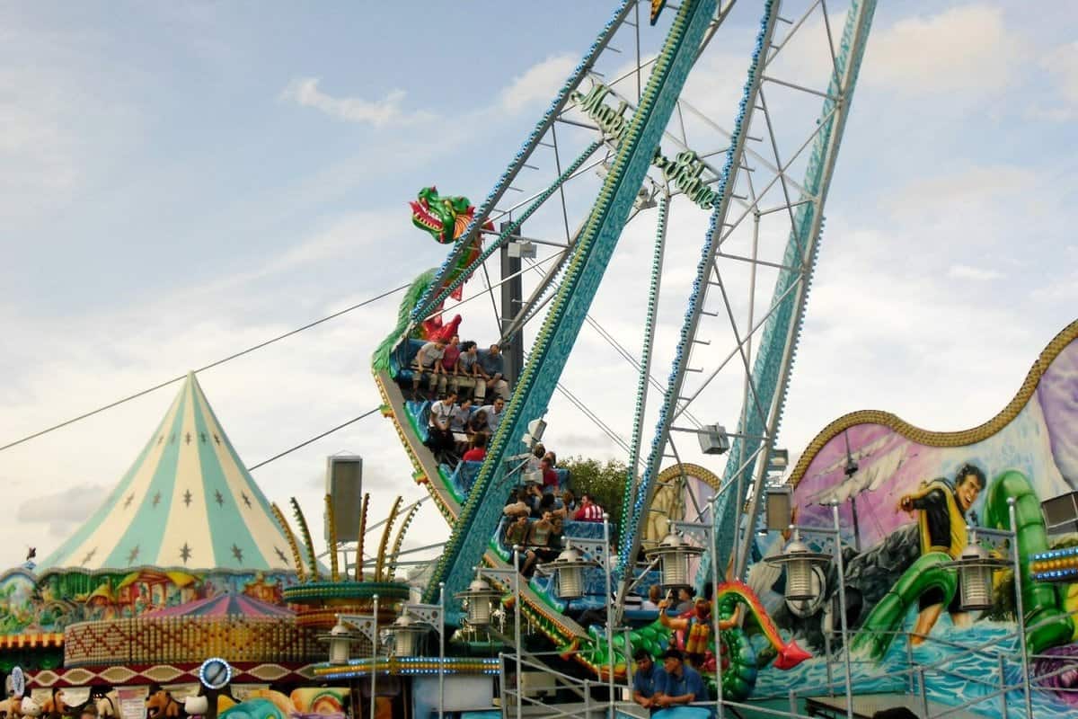 Schiffschaukel auf der Rheinkirmes