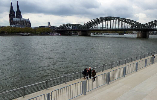 Auf dem Rheinboulevard